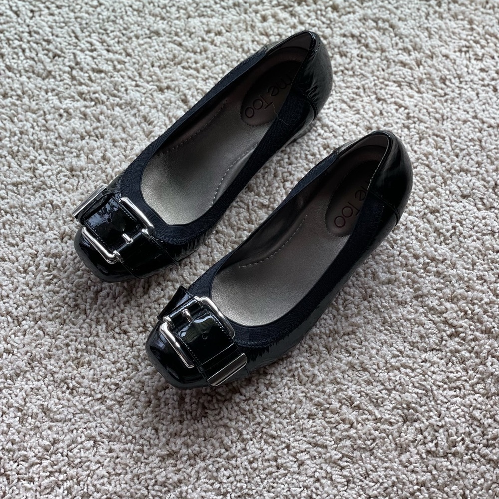 Black and silver Me Too pumps. Excellent condition size 6
